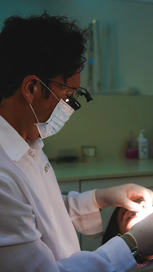 Procedimiento dental realizado en clínica dental en Murcia