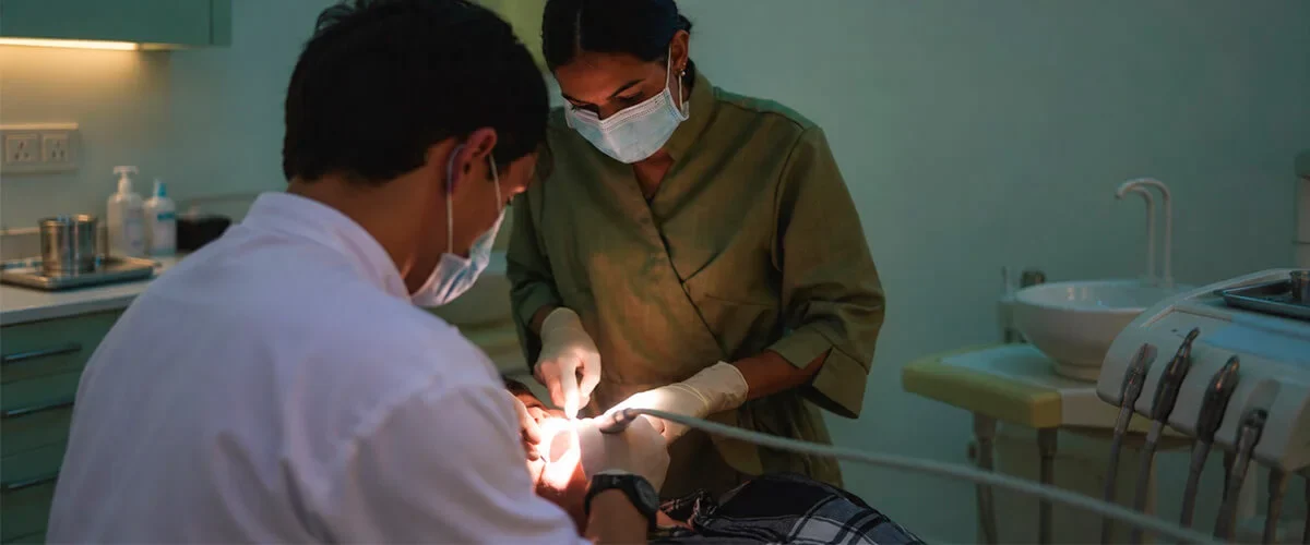 implante-dental-inmediato-tras-la-extraccion-de-un-diente